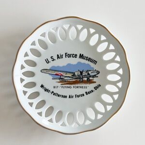 Vintage Air Force Museum Collector's Plate "Wright Patterson AF Base, Ohio" B17